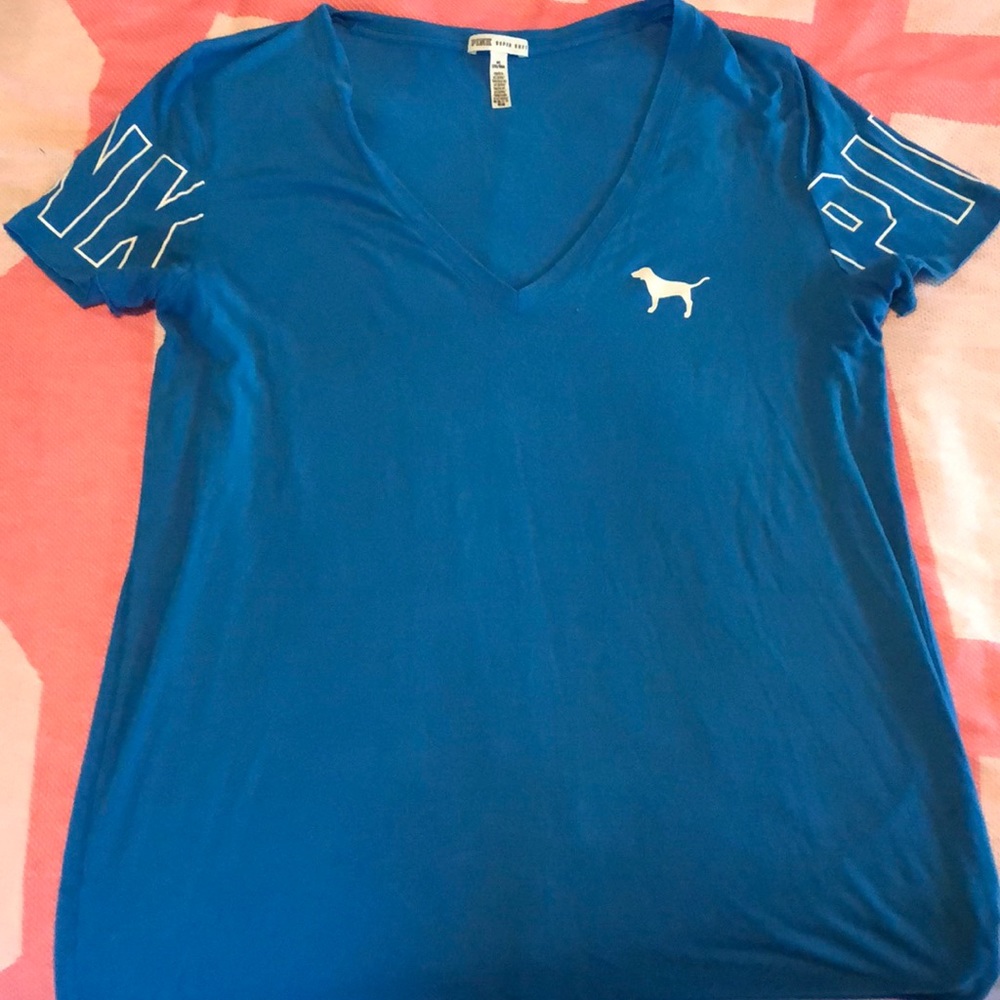 PINK v-neck T-shirt